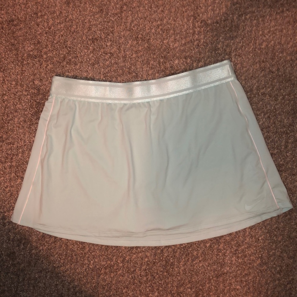 Nike tennis skirt. Large